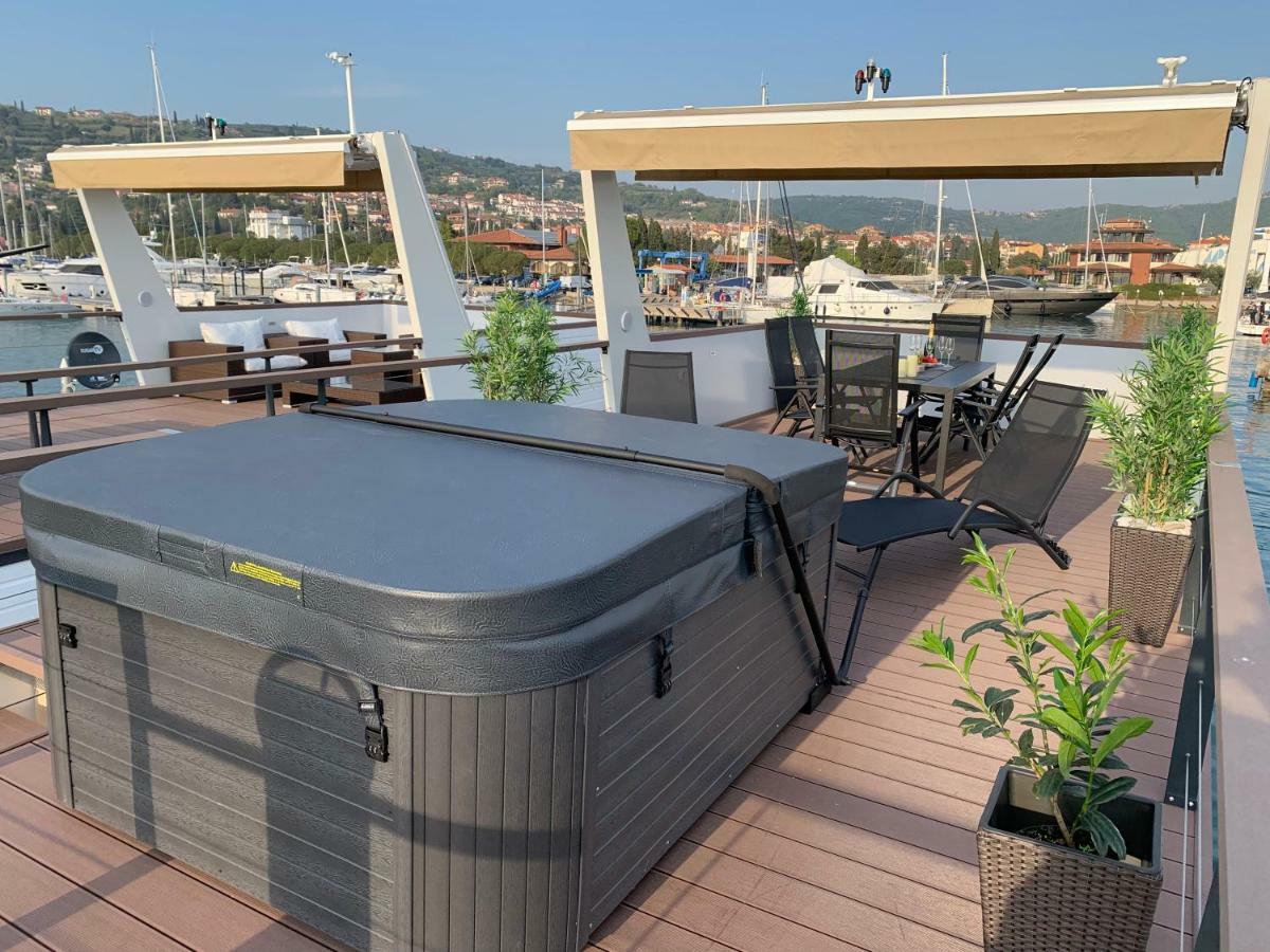 Floating House Mm, Marina Portoroz Villa Eksteriør bilde